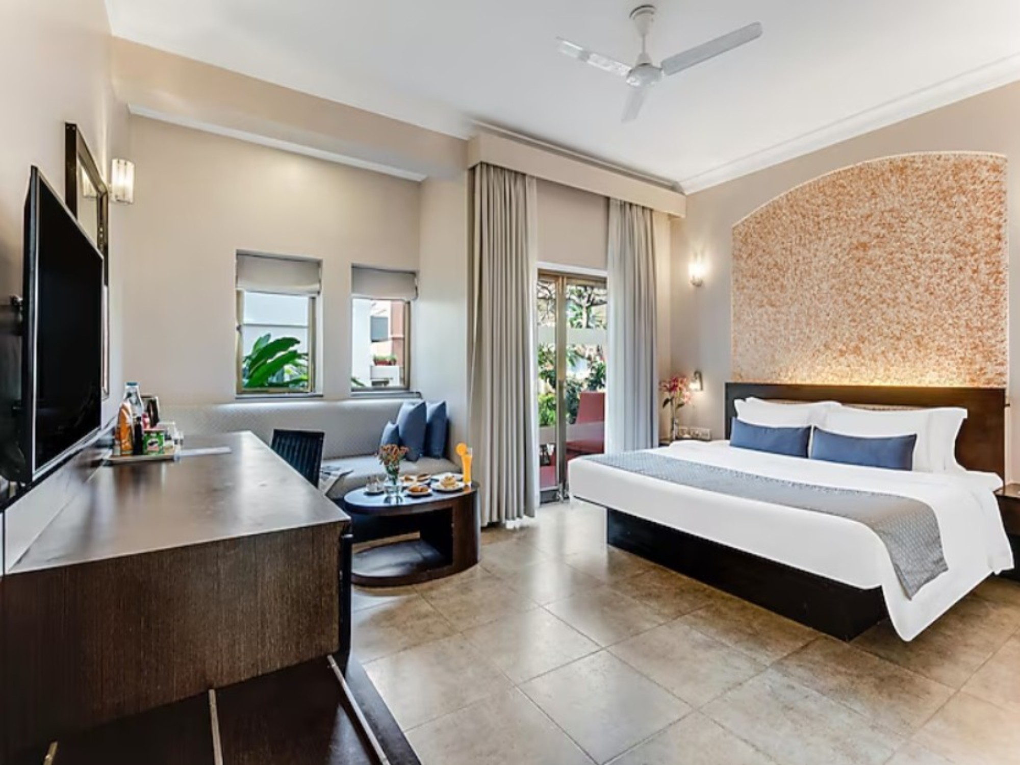 Studio Suite with Balcony